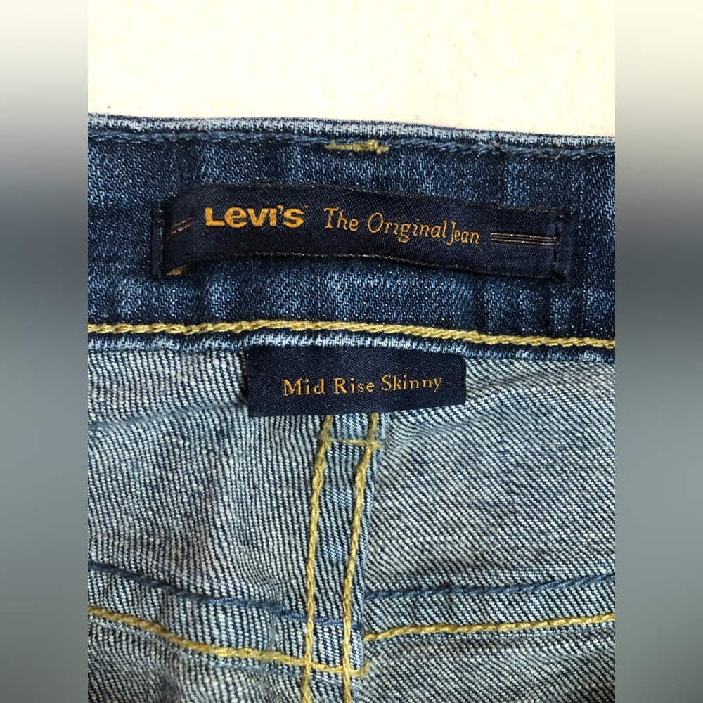Gently used. Levi's jeans. Pets and Smoke free home.